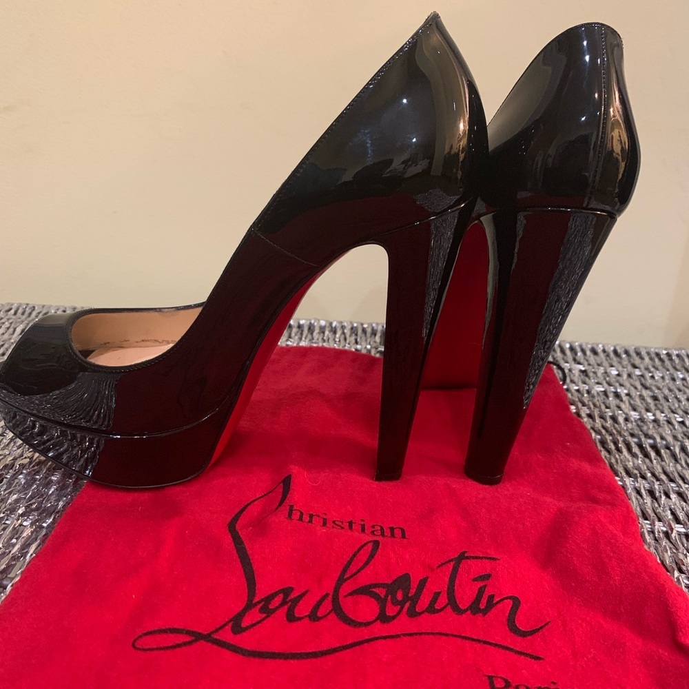 Authentic Peep toe Christian louboutin heels
